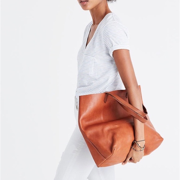 Madewell Handbags - MADEWELL TRANSPORT TOTE- Signature Tote of Totes!  In Saddle Leather- worn 2x 😇